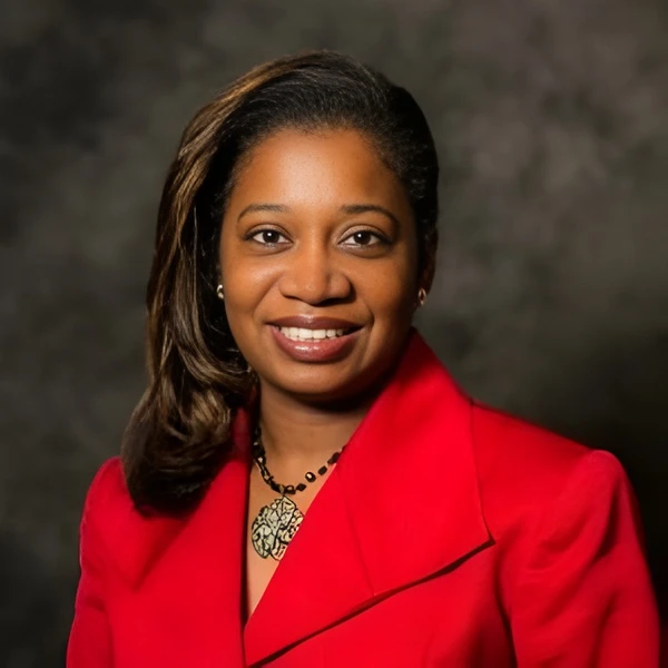 Headshot of Carmen Elliott